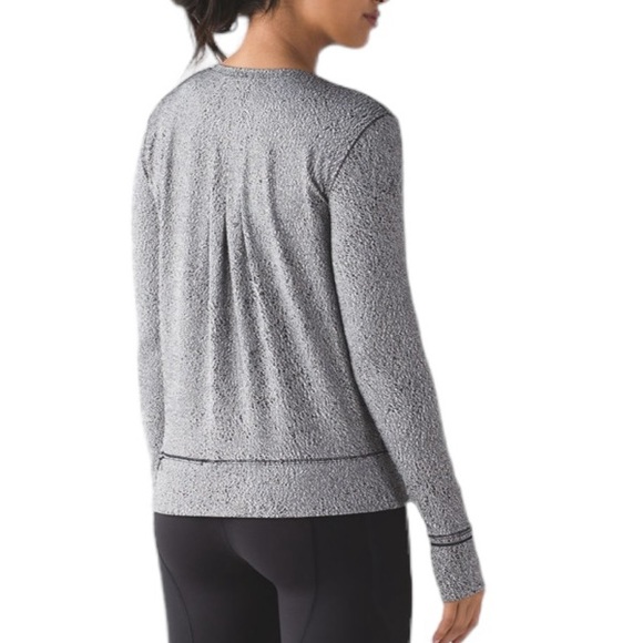 06 LULULEMON Rush Hour Long Sleeve Top Size 12 Black & White Relaxed Fit Top - Picture 10 of 15